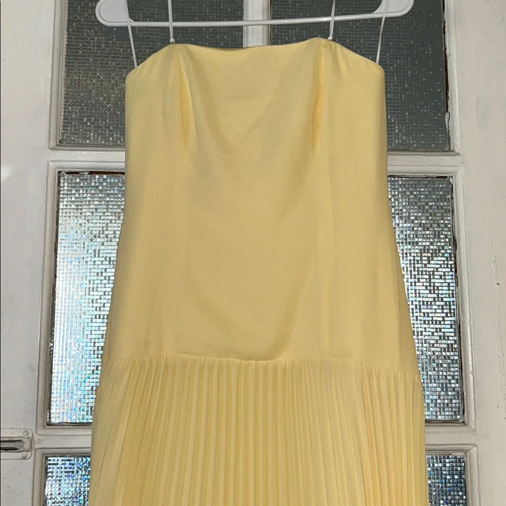 NWT Park & Fifth Bridesmaid Butter Yellow Daphne Dress size Medium - Picture 7 of 9